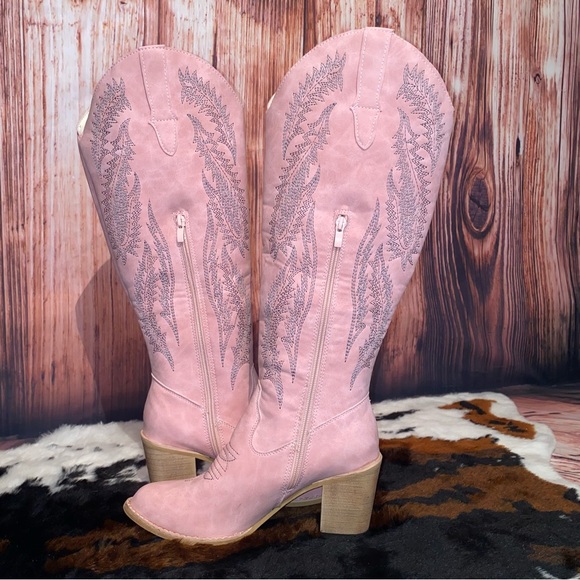Pink Cowgirl Boots - Picture 4 of 8